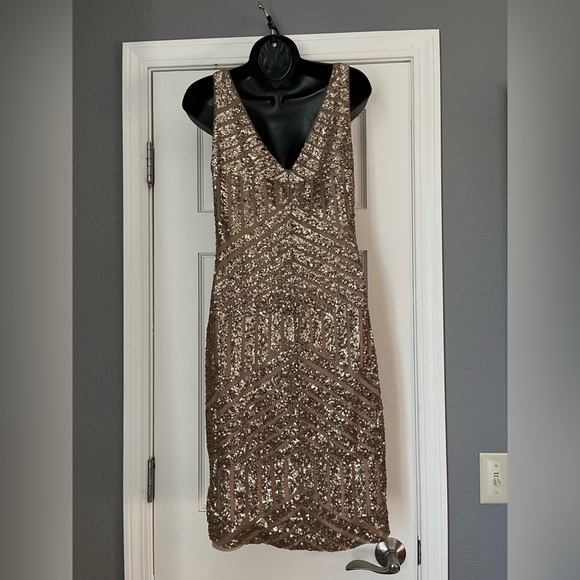 Ralph Lauren Gold sequin knee length dress size 8 - Picture 1 of 3